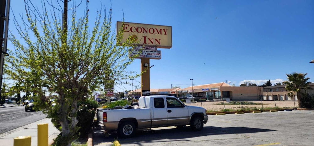 Economy Inn Victorville view 4