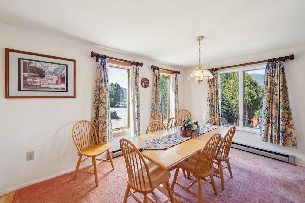 11D - Spacious & Family-Friendly Getaway 3 Bedroom Townhouse by The Summit at Gore Mountain