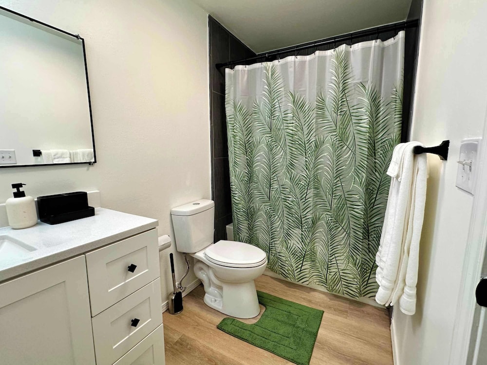Charming 2BR in Columbia Walkable Pet-friendly