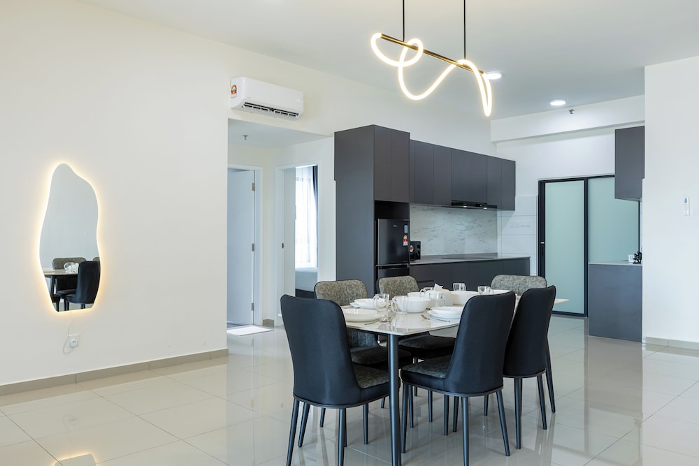 Sunshine Residence Suites