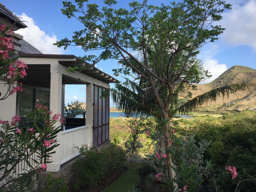2 Bedroom Bungalow-Style Villa