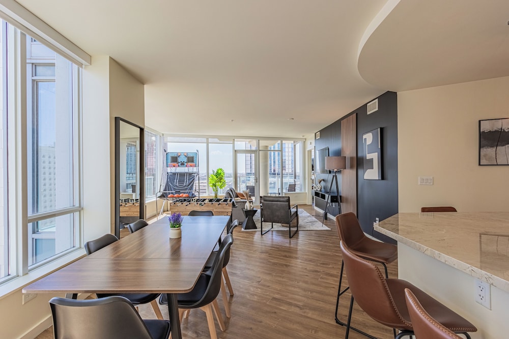 ROVE LIVING/KL - 44 Monroe