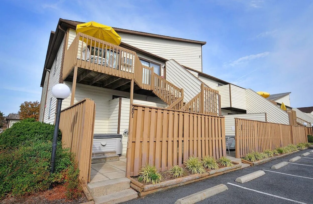 Hotel Club Ocean Villas II by VRI Americas - Image 1