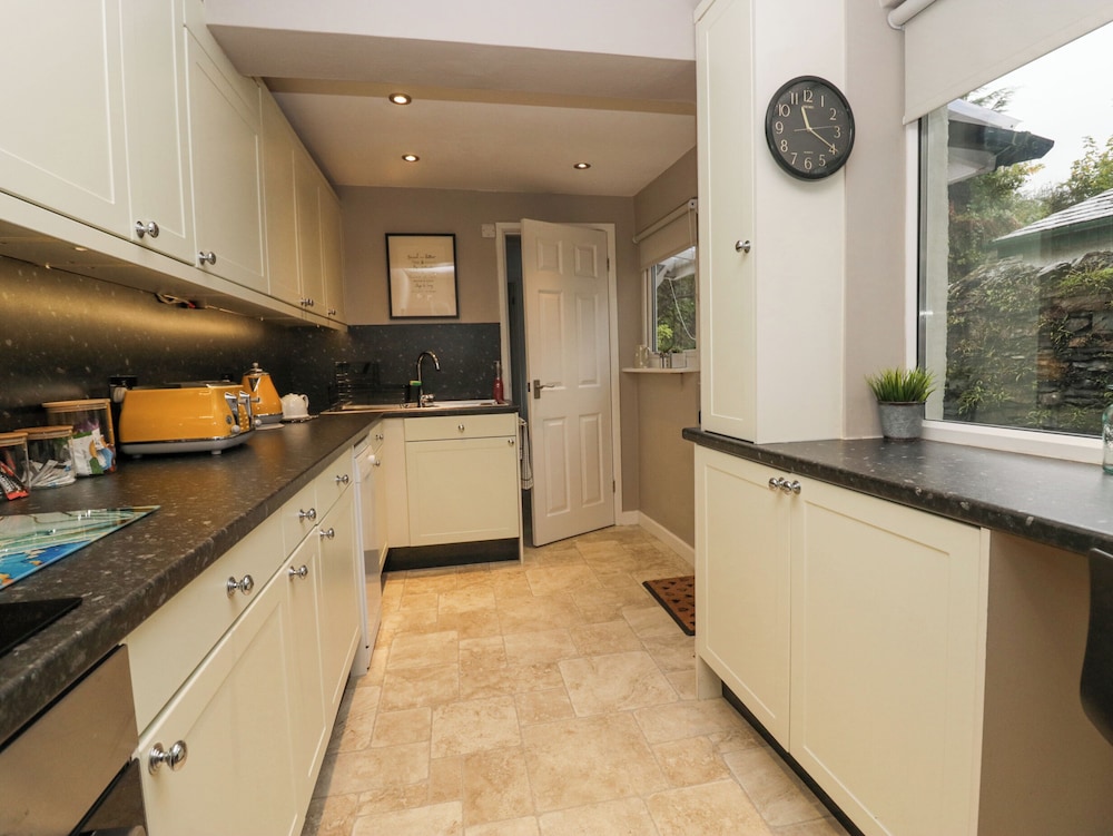 Lily Cottage