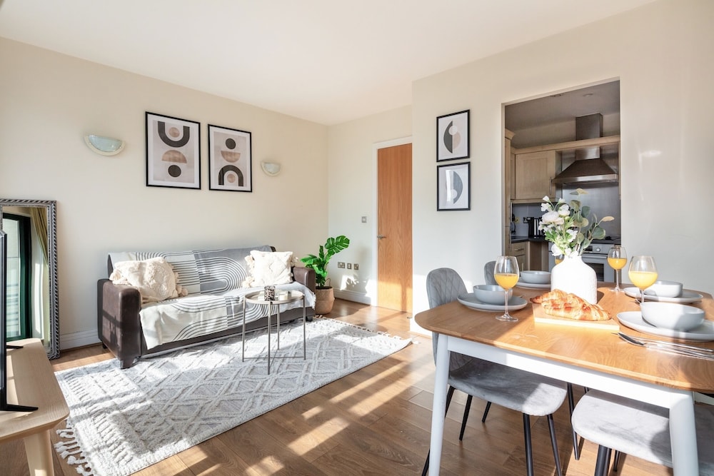 Charming 1BR Near Tower Bridge Walks