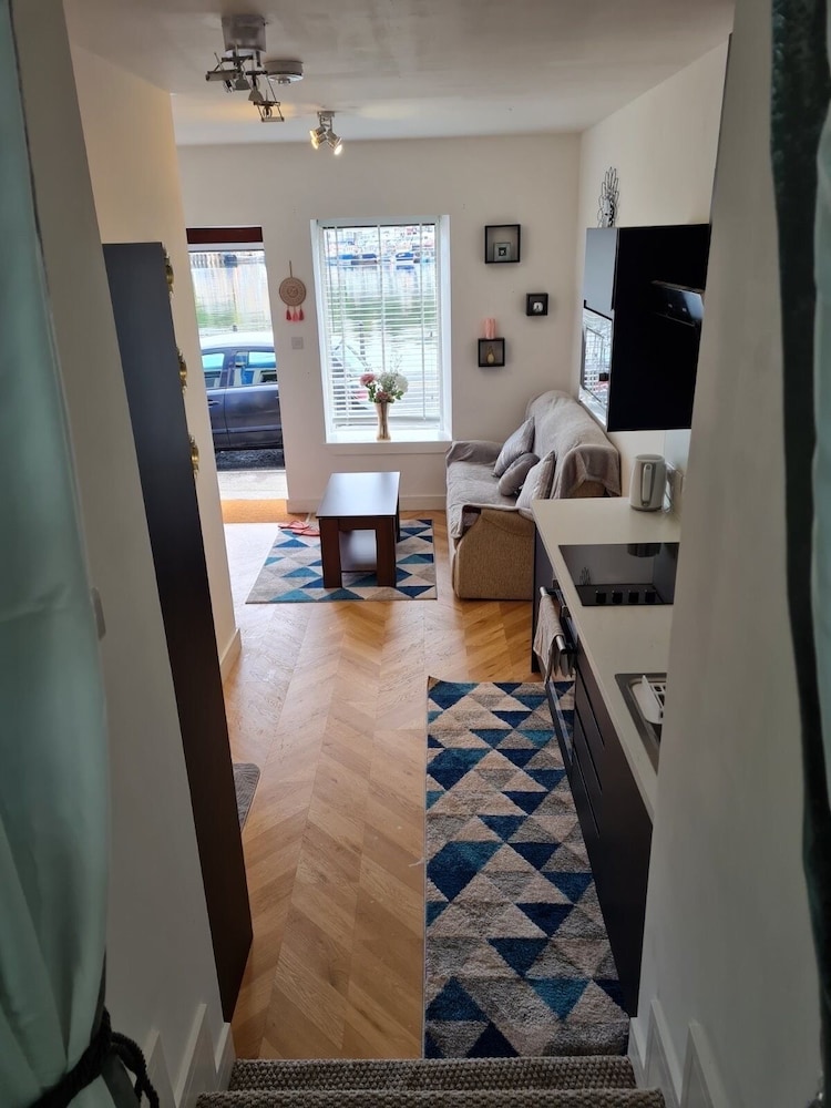 Penlea 1-bed Flat With Harbour View in Tarbert view 3