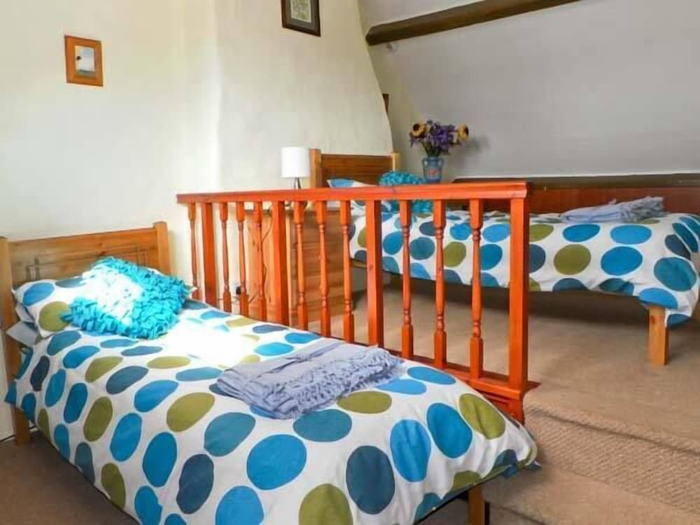 Lion Cottage view 4