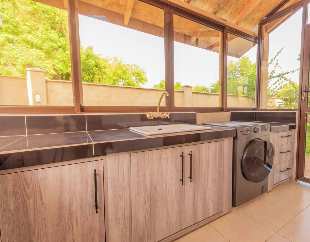 Luxurious Diani Beach Villa With Private Pool
