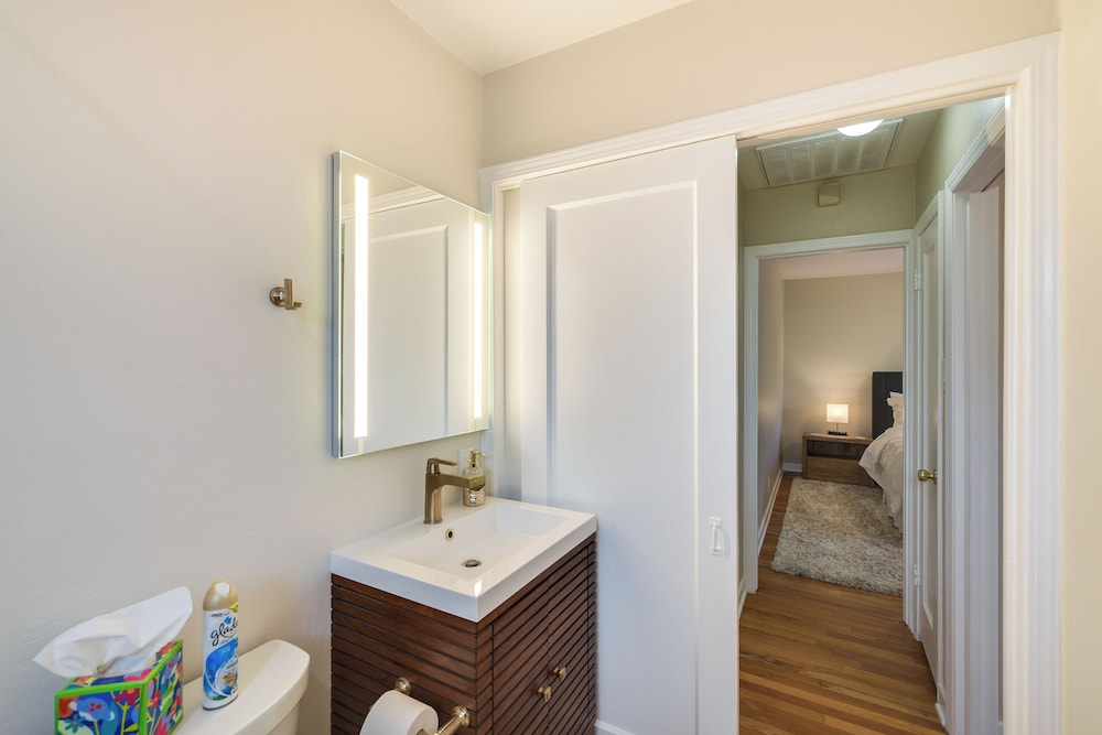 4 Mi to Dtwn San Jose: Sleek & Modern Duplex!