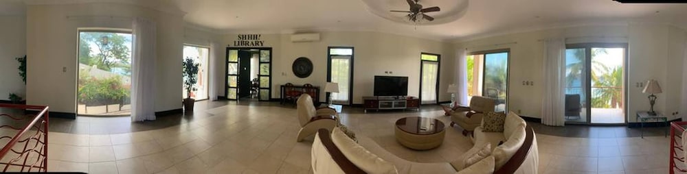 Room in Apartment - Nice Room In Playa Flamingo