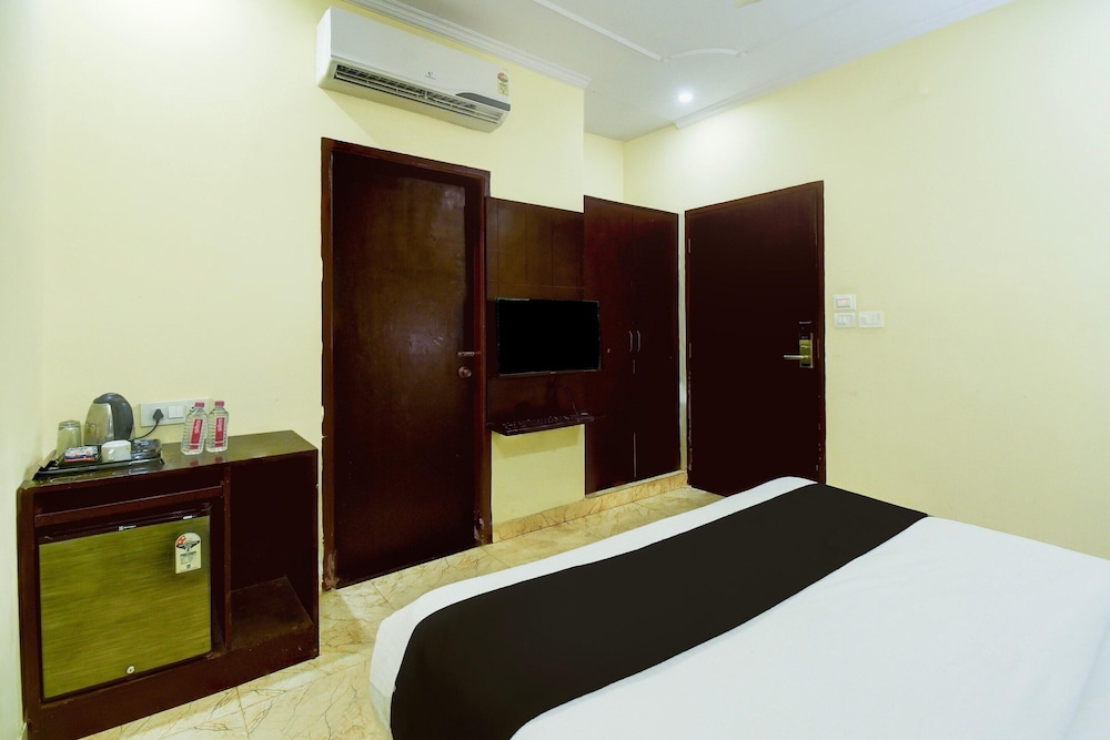 Luxury Stays With Pool Near Akshardham Temple