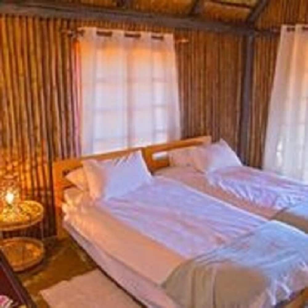 Camelthorn Kalahari Lodge view 5