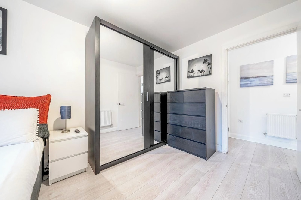 City Central London Apt Balcony, Parking, Sleeps 3