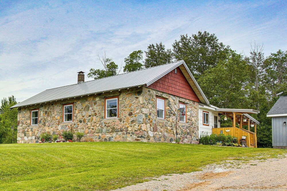 Cadillac Vacations - Charming Stone Cottage in Marion w/ Fire Pit! - Property Image 1