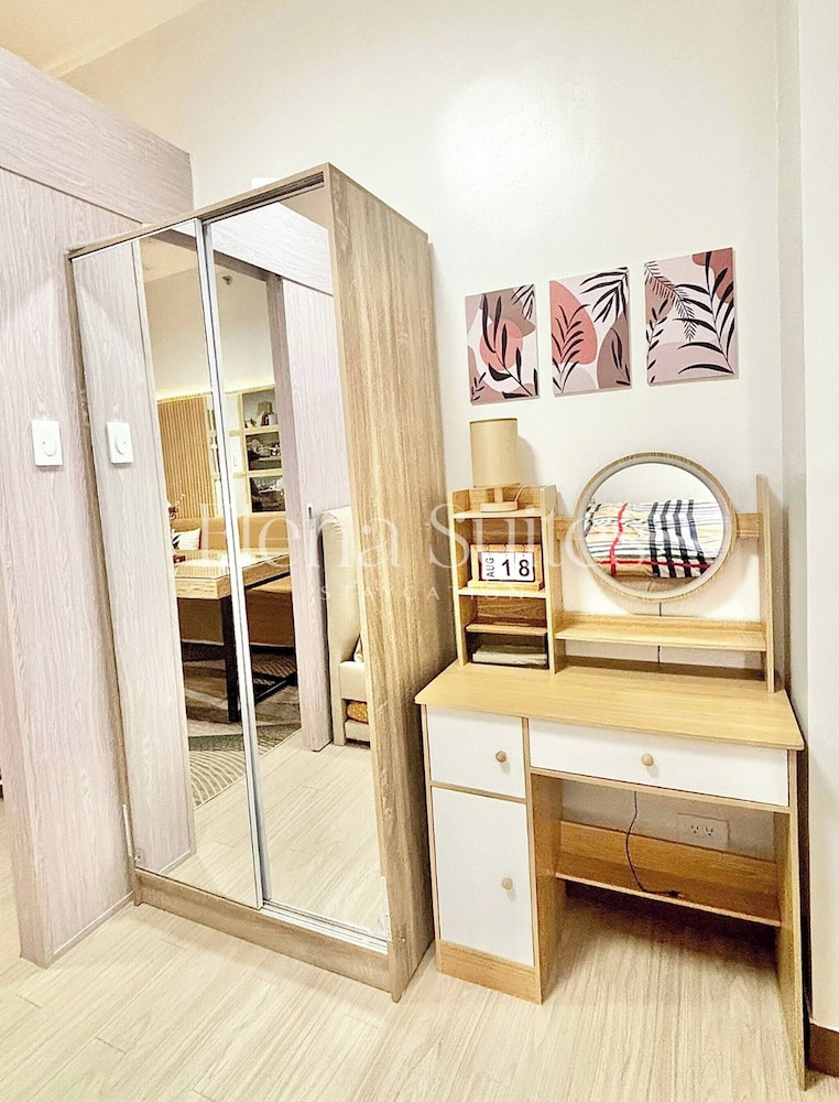 Aesthetic Cozy Stay With Ps4, Netflix & Coffee Nook - Elena Suites Staycation