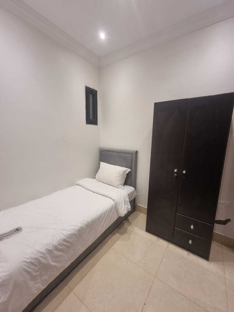 Hometel Khozama Jed