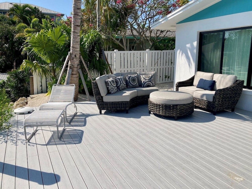 The Bea's Knees 3 Bedroom Home by RedAwning