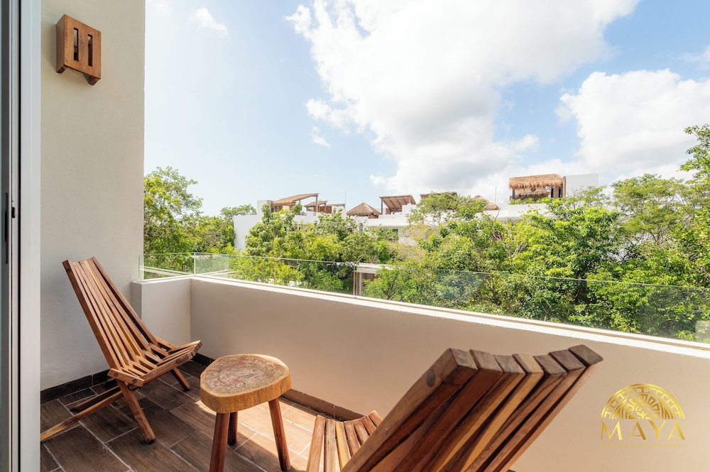 NHOA 303A Lux 2BR Pool View Aldea Zama