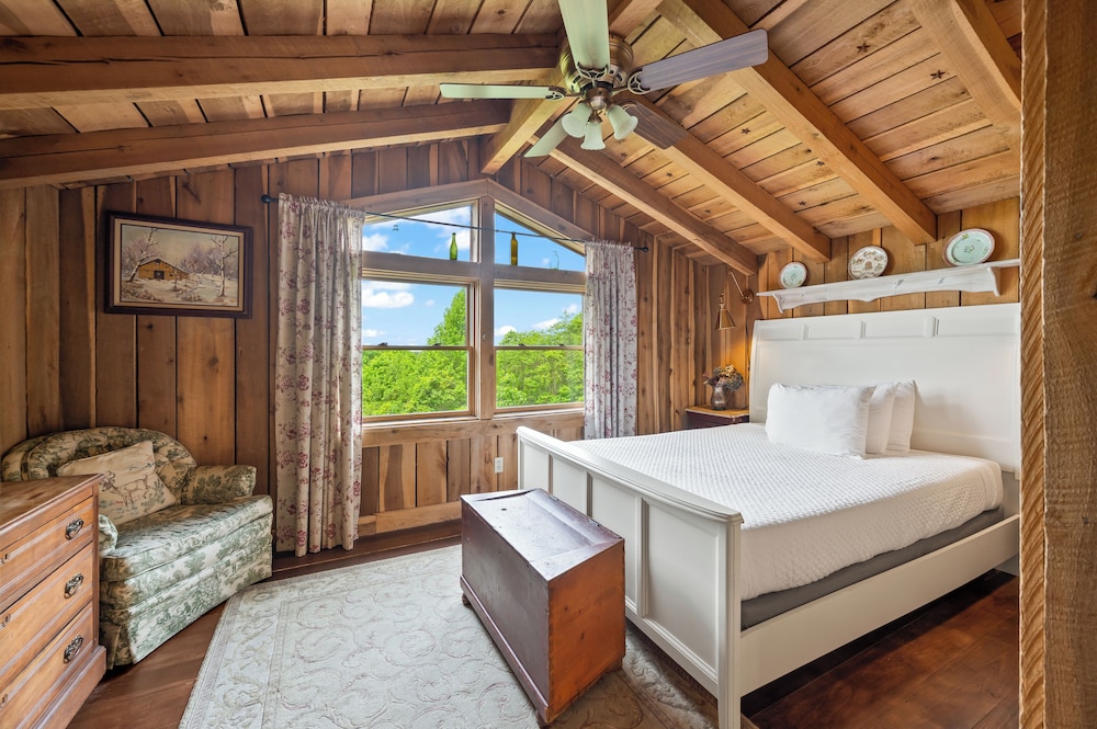 Treetop Retreat view 4