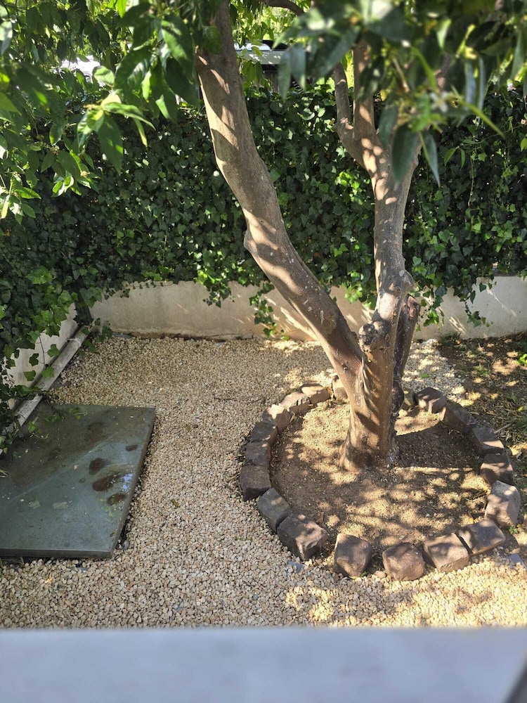 VILLA OLINDA 4 BED with huge garden