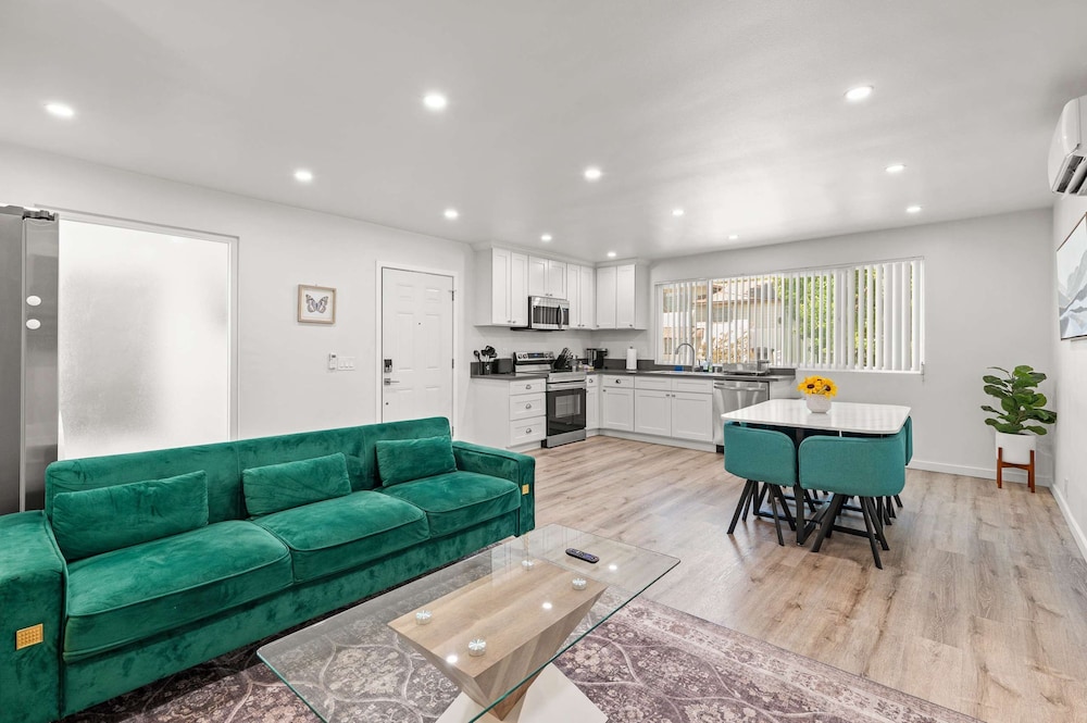 Clean Cozy Apartment Near LA Top Attractions 5