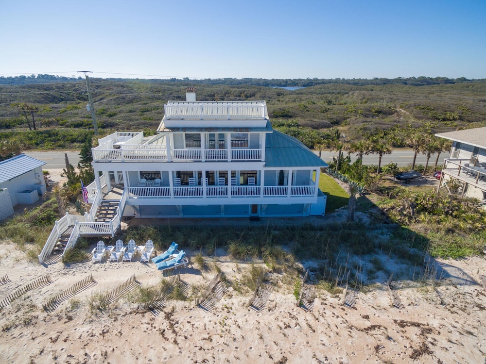 Ocean Paradise by Distinctive Beach Rentals