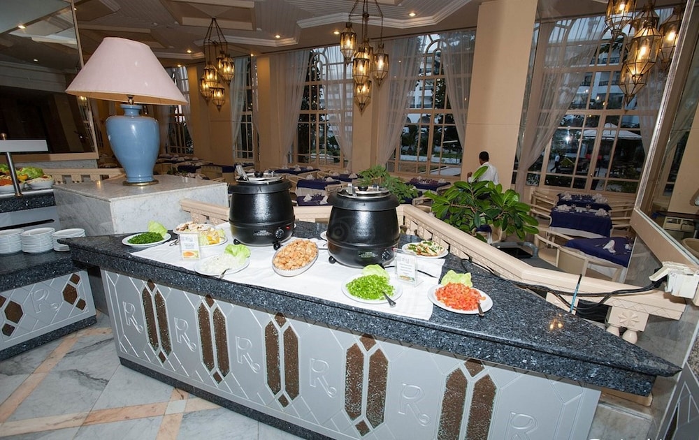 Hotel Riviera - Family Only