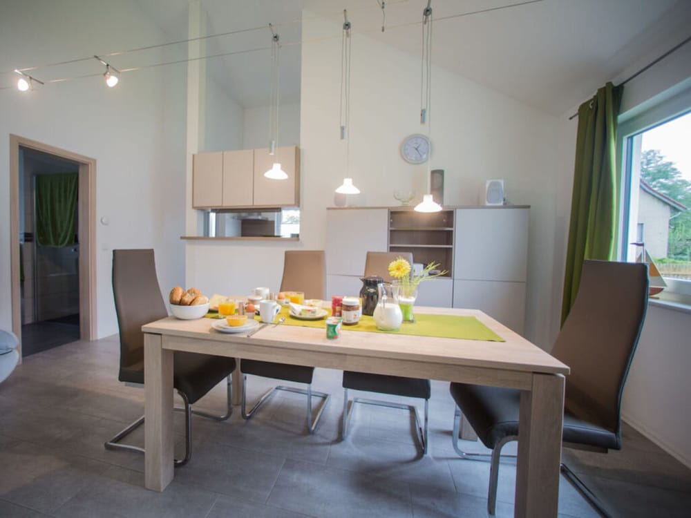 Amselgrun Modern Retreat