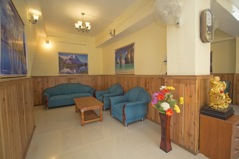 Lobby & Reception