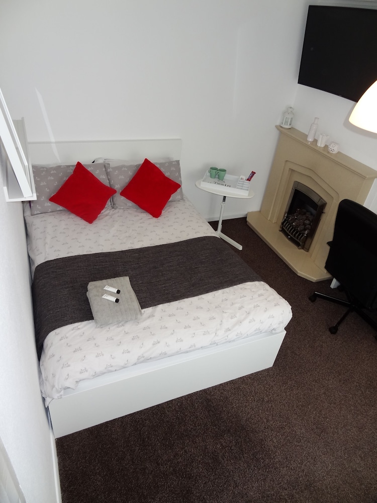 Hotel Double room in welcoming home - Image 1