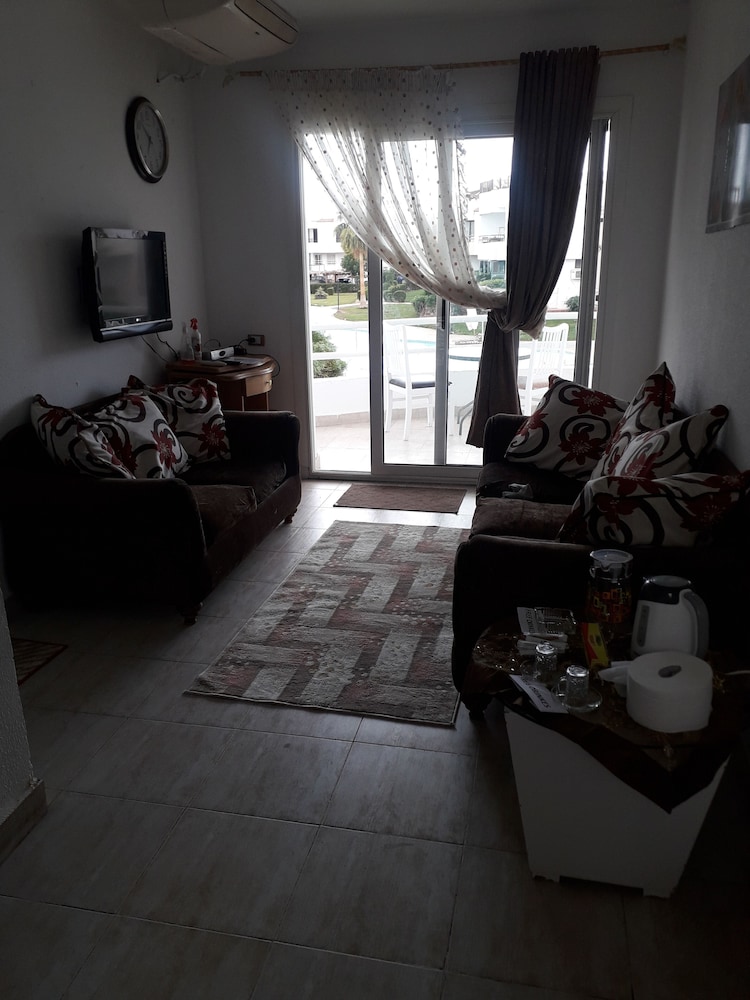 Juliee&Meray view 3