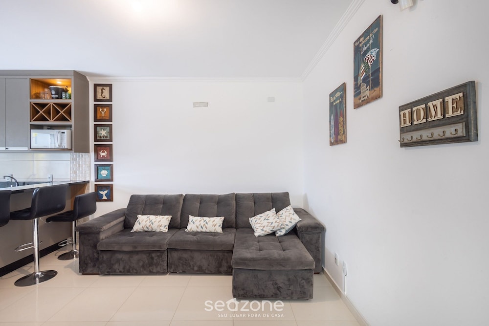3BR House w/ BBQ & Garage 850m Beach Rdo0025