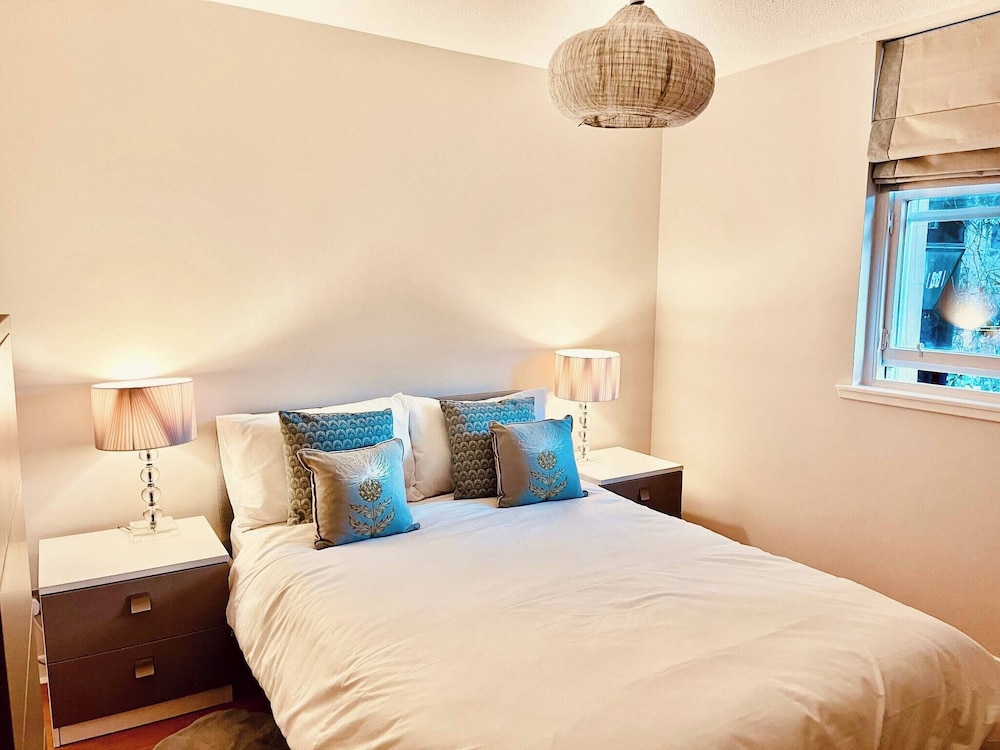 Charming Edinburgh Apartment Beside Edinburgh Castle photo 5