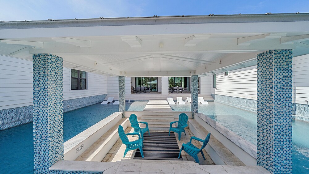 Dream Island 8 Bedroom Home