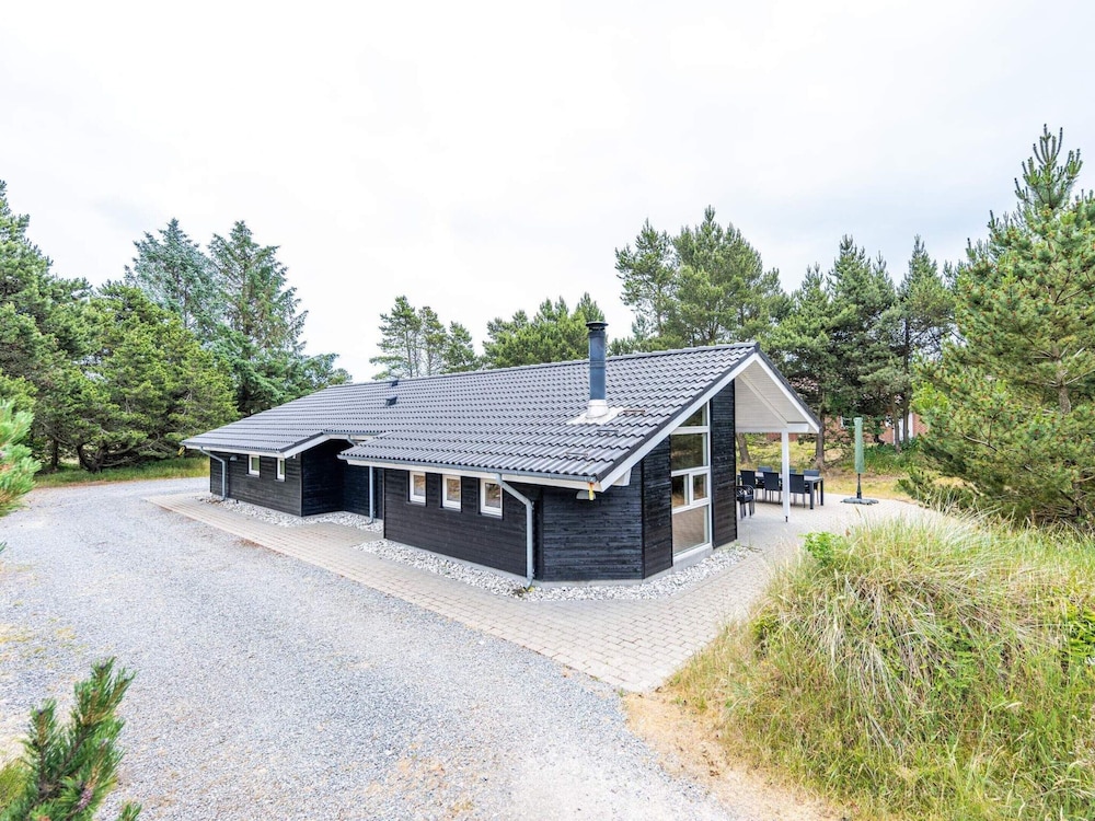 6 Person Holiday Home in Blavand