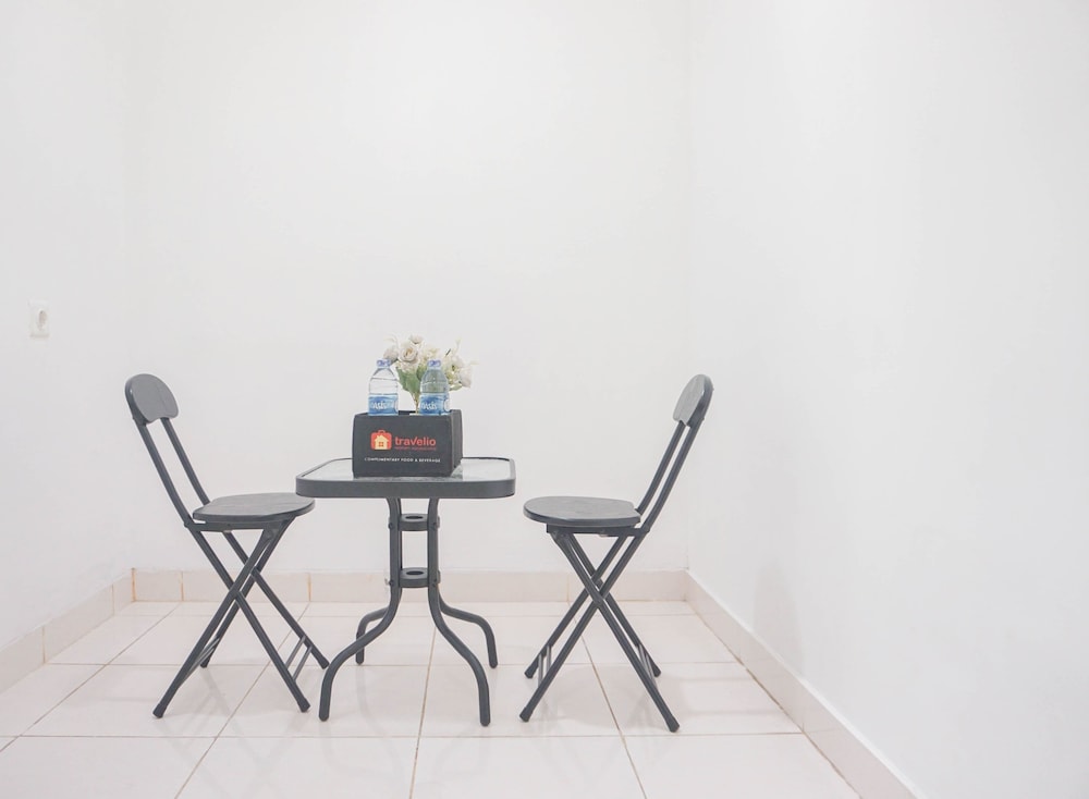 Cozy Living 1BR at Sentul Tower Apartment