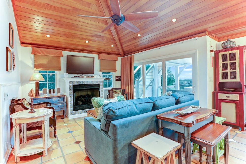Kingsland Vacations - Ocean Ave Spacious Seaside Cottage by RedAwning - Property Image 1