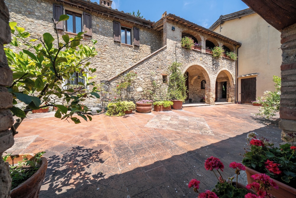 Casa La Cedrina Pool Lornano