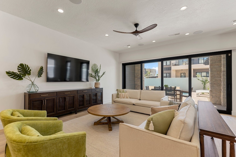 Lula Cove 7 Bedroom Home