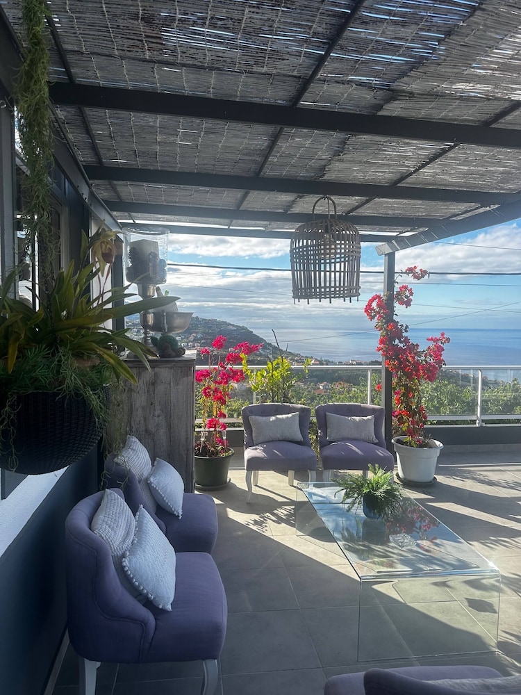 Miguel's Seaview Corner