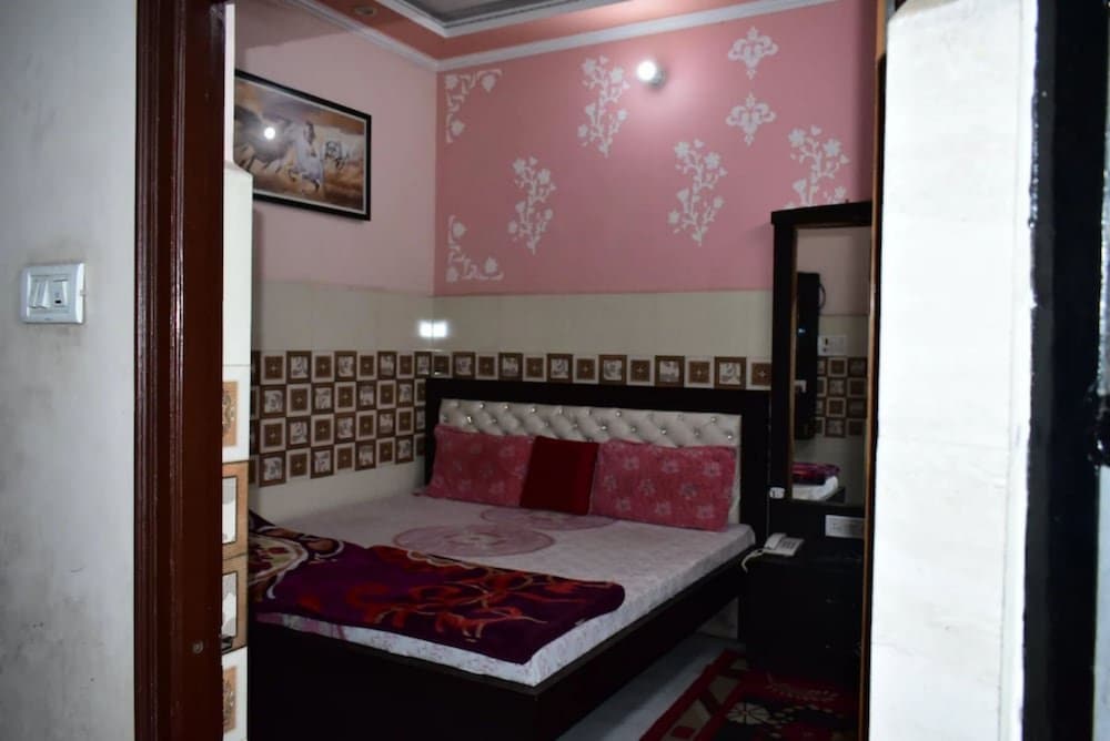Goroomgo Shree Shivdayal Kanpur view 2