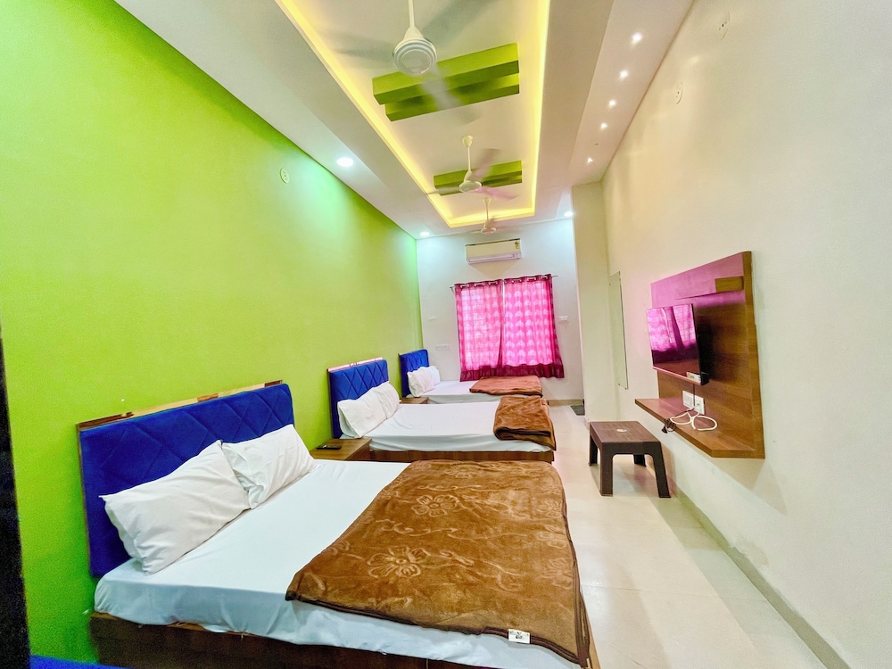 Hotel T P Inn near Mahakaleshwar Temple
