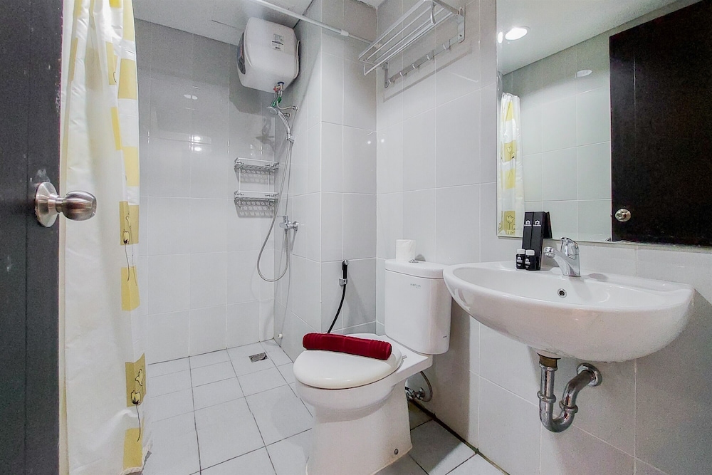 Homey And Comfort 2Br At Casa De Parco Apartment view 4