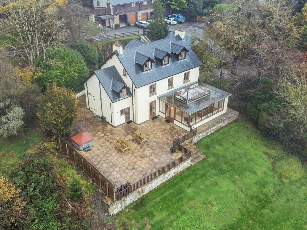 Oakwood House