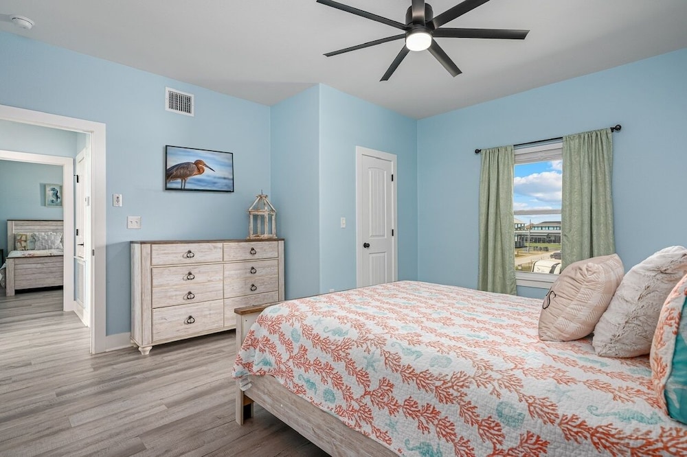Oceanfront Manor 4 Bedroom Home
