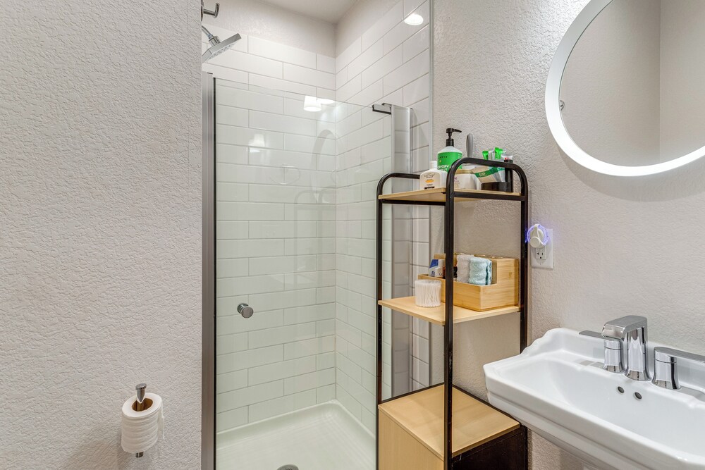 Pet-friendly Condo w/ Balcony ~ 17 Mi to Denver