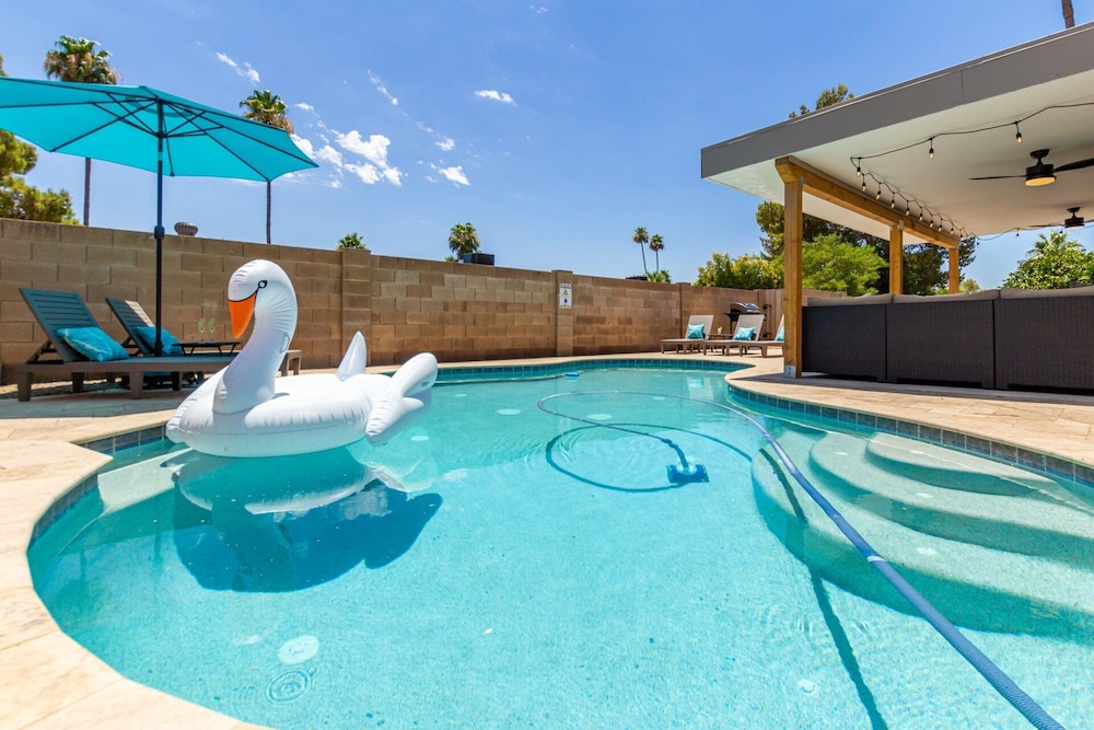 Blue Tides Getaway - Private Pool & Fire Pit
