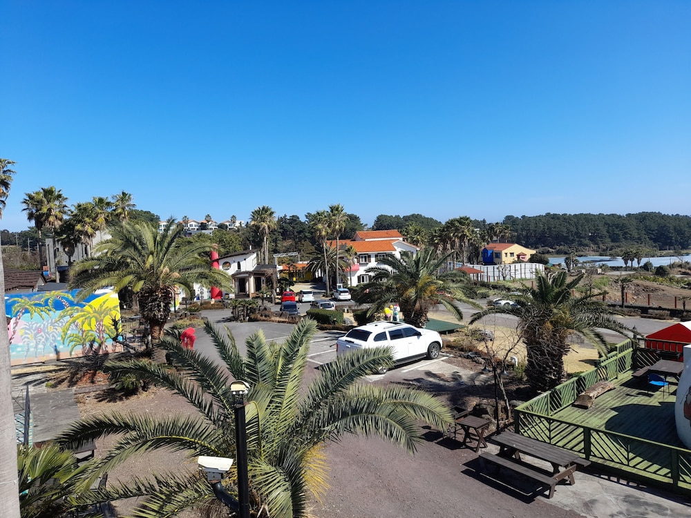 Lime Orange Vill Pension