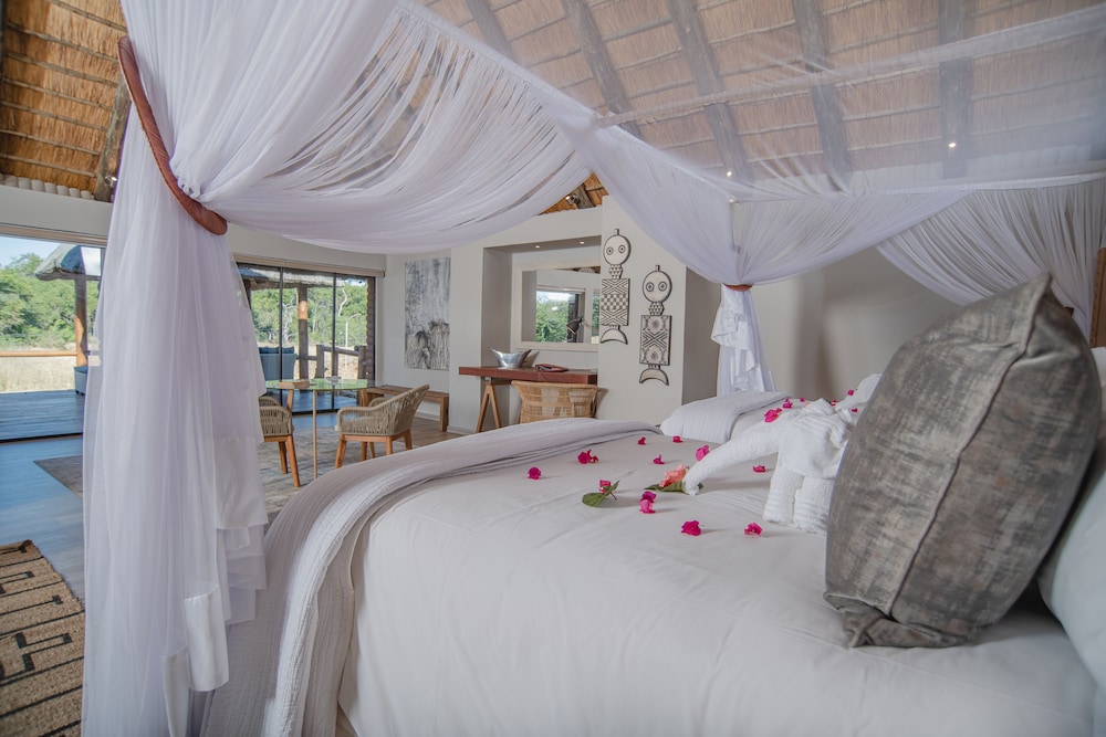 Karongwe - River Safari Lodge