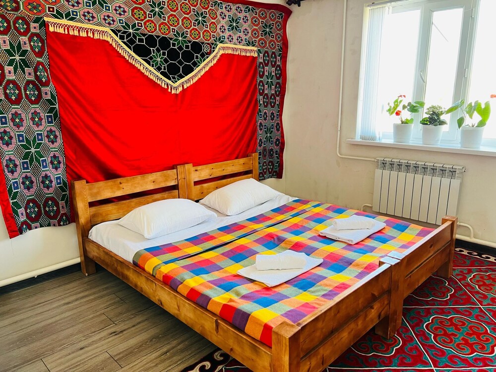 DADOW Guesthouse